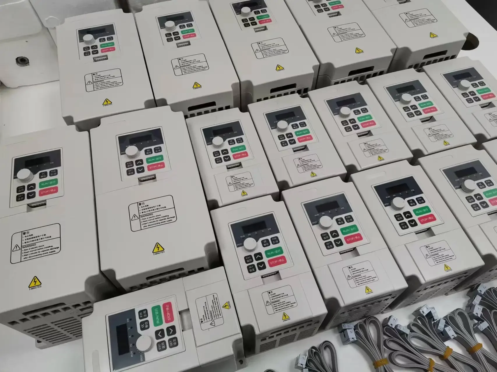 VFD 1.5KW Single Phase 220V/110V 3 Phase 380V Input VFD 0.75KW Single Phase 220V Output Frequency Inverter Converter VFD