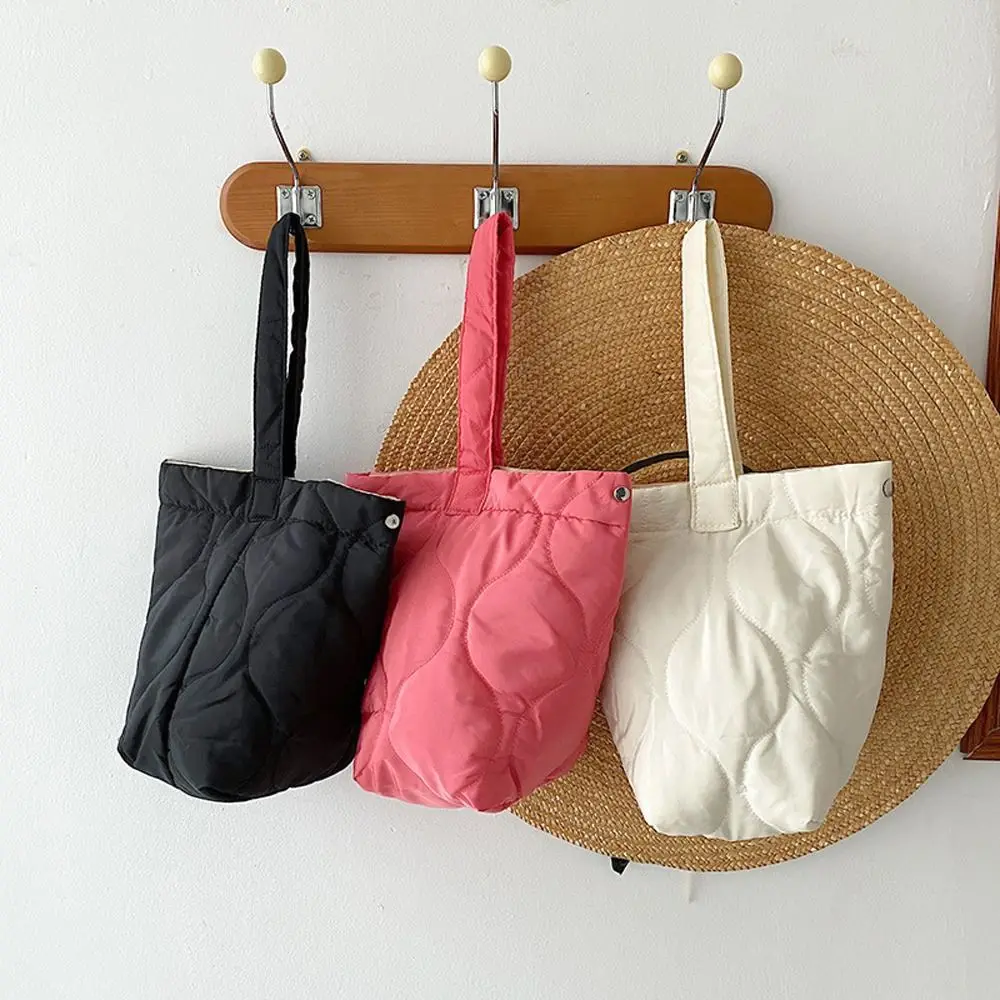 

Soft Pleated Cotton-padded Top-handle Bag Stripe Large Capacity Bubble Shoulder Bag Padded Lunch Bag Fold Cloud Handbag Picnic