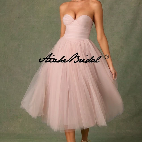 Abbigliamento da festa e vacanza