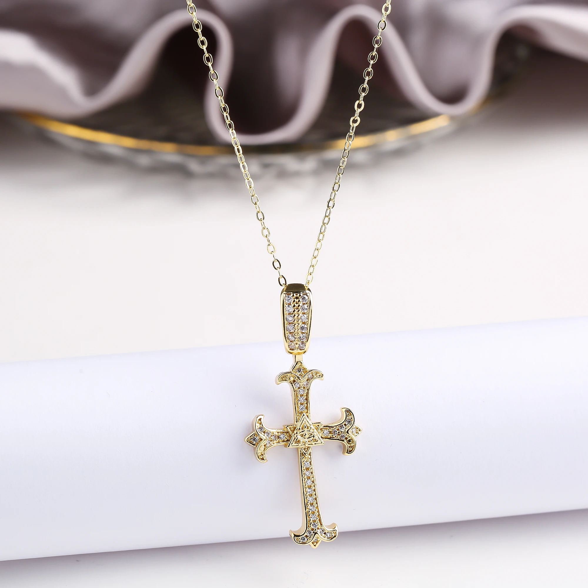 Personalized Shiny Zirconia Religious Character Cross Pendant Downstairs Hip Hop for Man Woman Punk Style Jewelry Accessories