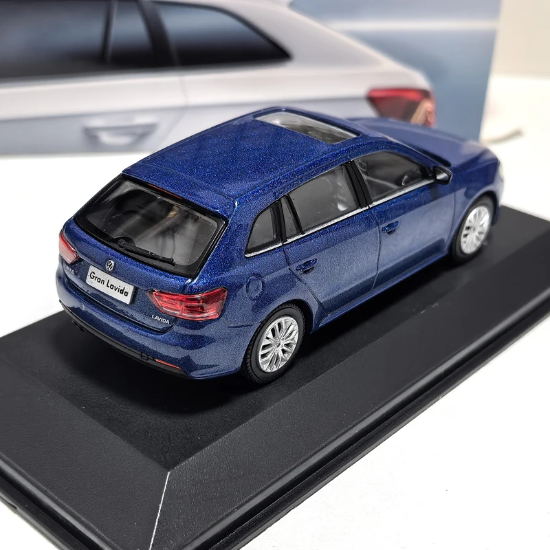 Diecast 1:43 Scale Shanghai Volkswagen GranLavida Alloy Car Model Collectible Toy Gift Souvenir Display Ornament