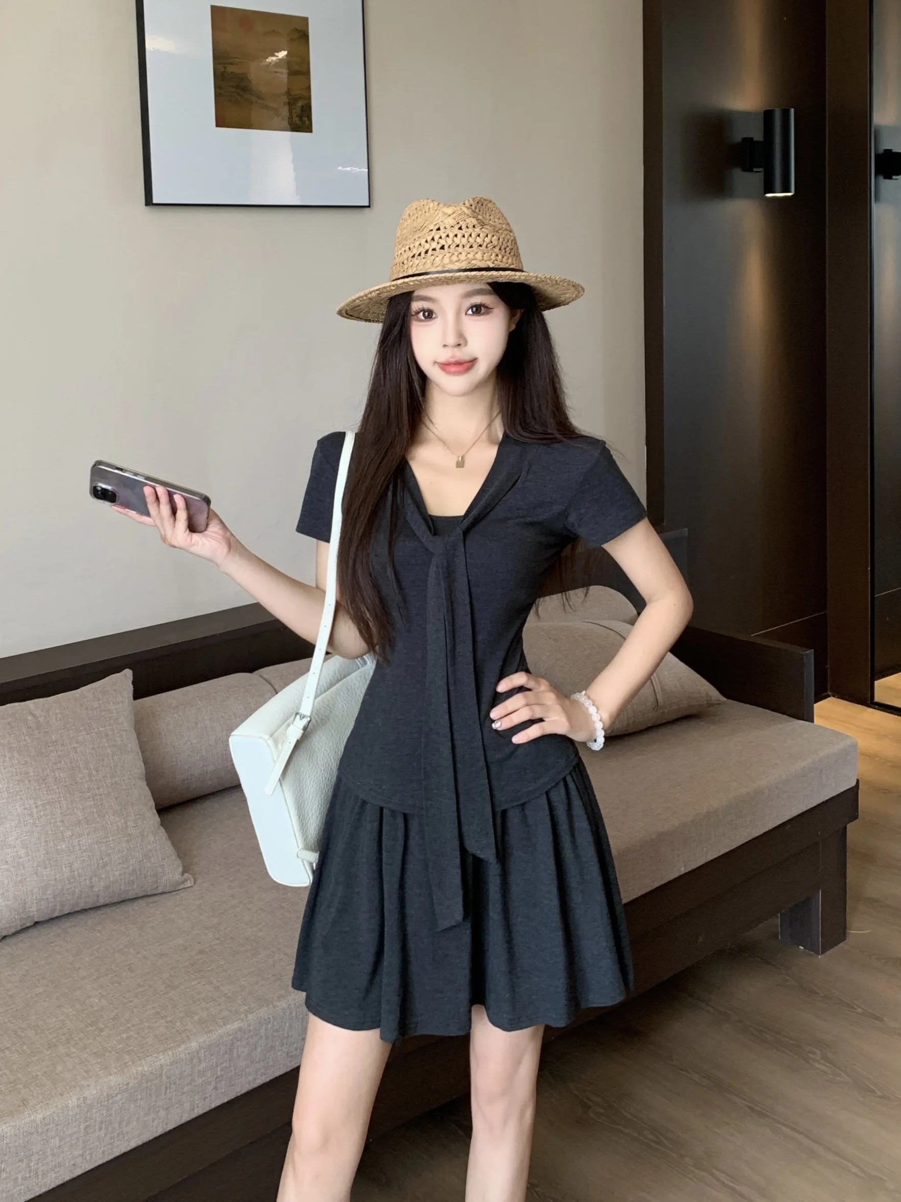 

Комплект из двух предметов: футболка с коротким рукавом и завязками и юбка с высокой талией свободного кроя для полных женщин, летний, модный