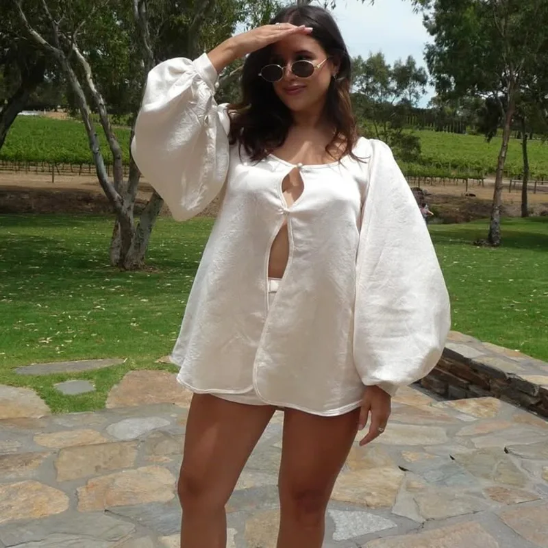 Set Celana Pendek Satin Wanita Ticketsx, Atasan Longgar Berlubang Kancing Modis dengan Celana Pendek Berpita, Set Celana Pendek Kasual untuk Liburan dan Streetwear Wanita