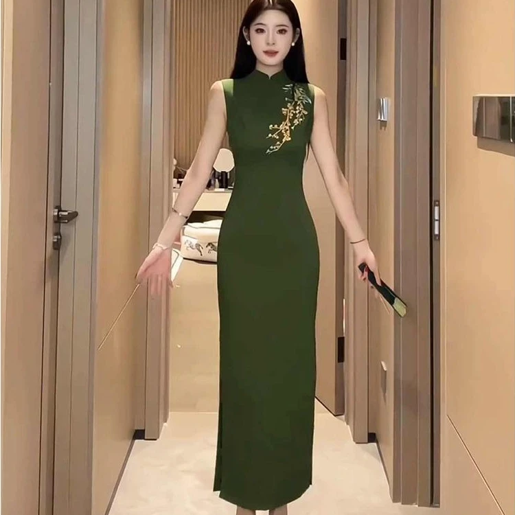 

2025 Green Qipao Dress, New Chinese Cheongsam, Sleeveless Elegant Long Gown Summer Fashion Chinese Ladies Cicpao Dress