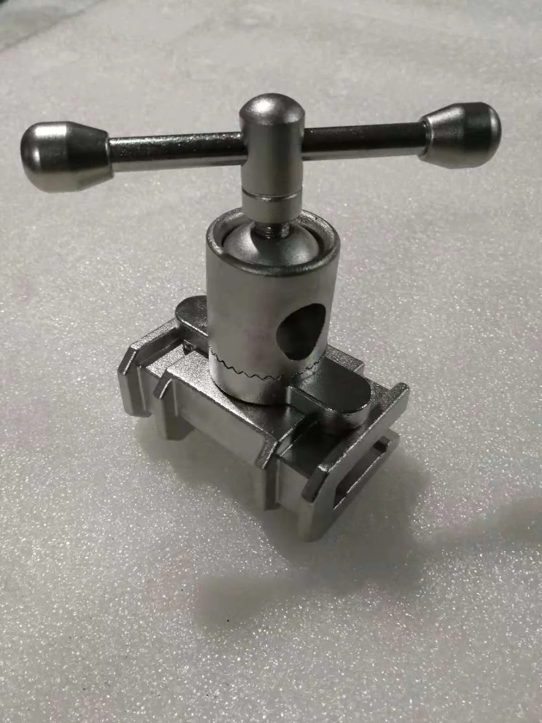 2026 Surgical Operating Table Accessory Hospital Side Rail Fixing Clamps Machinery-Powered Property