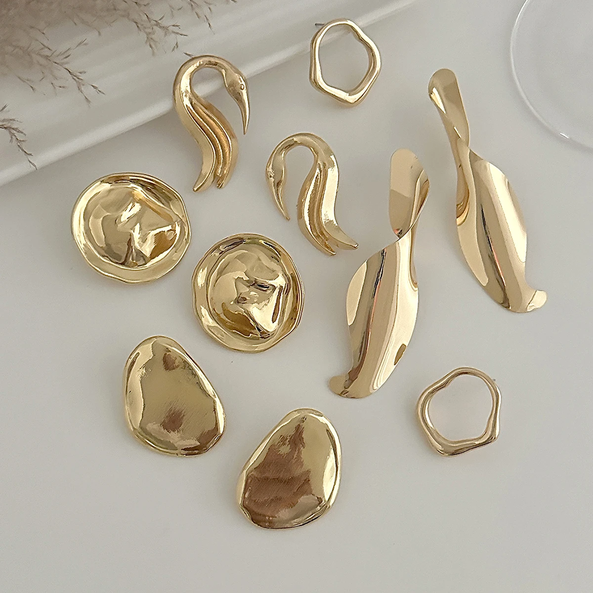 

5 Styles Hyperbole Fashion Irregular Geometry Piercing Stud Earrings Women Gold Color Personality Earrings Jewelry Accessory