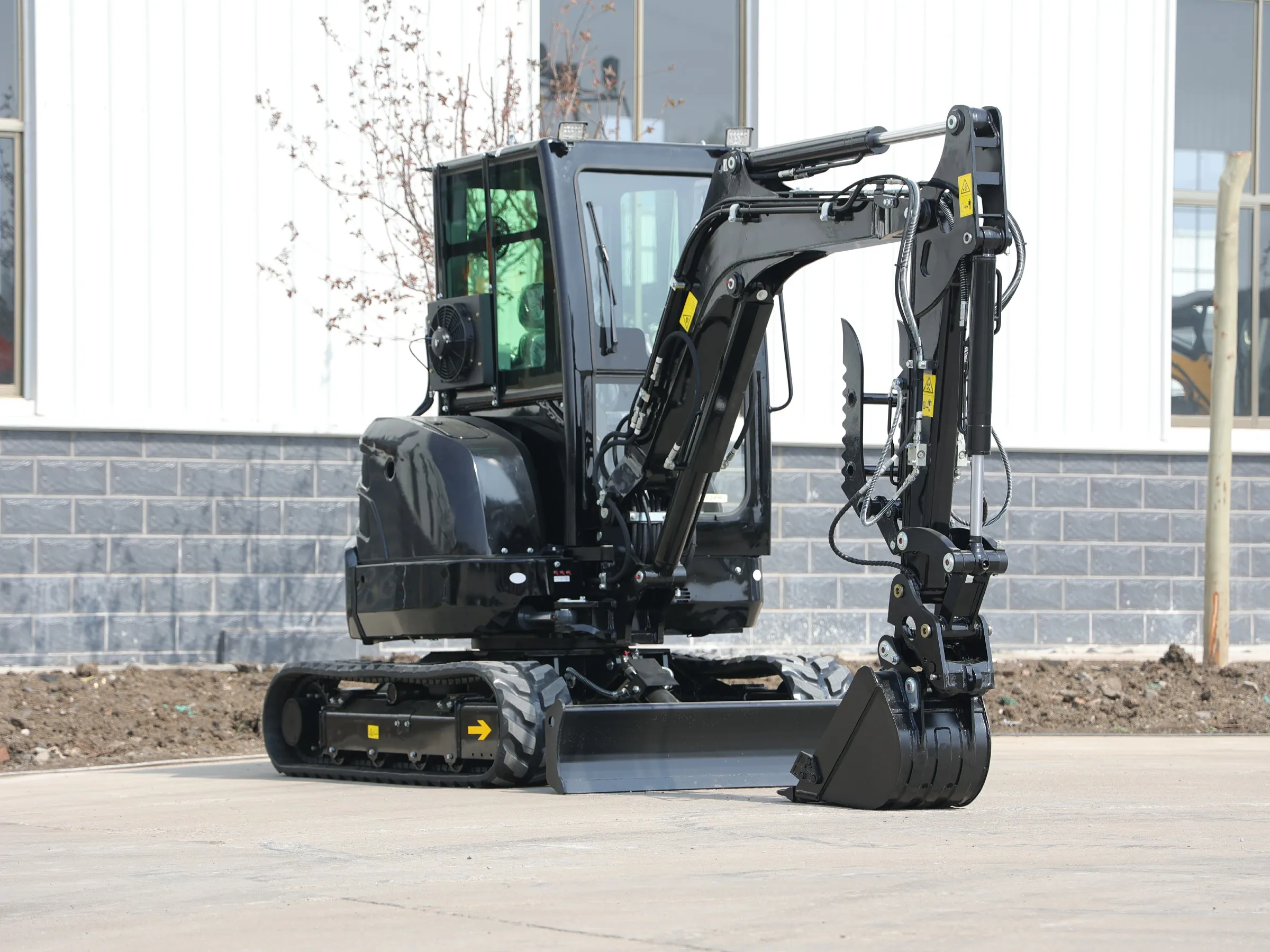 

Mini Excavator 1-3 Ton with Diesel Engine, Hydraulic System, Ideal for Landscaping & Construction Projects