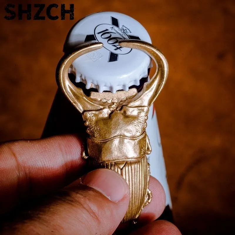 Handmade Pure Brass Red Wine Beer Opener Beetle Style Keychain Shovel Armor Decor Pendant Creative Insect Bottle Opener ZF637