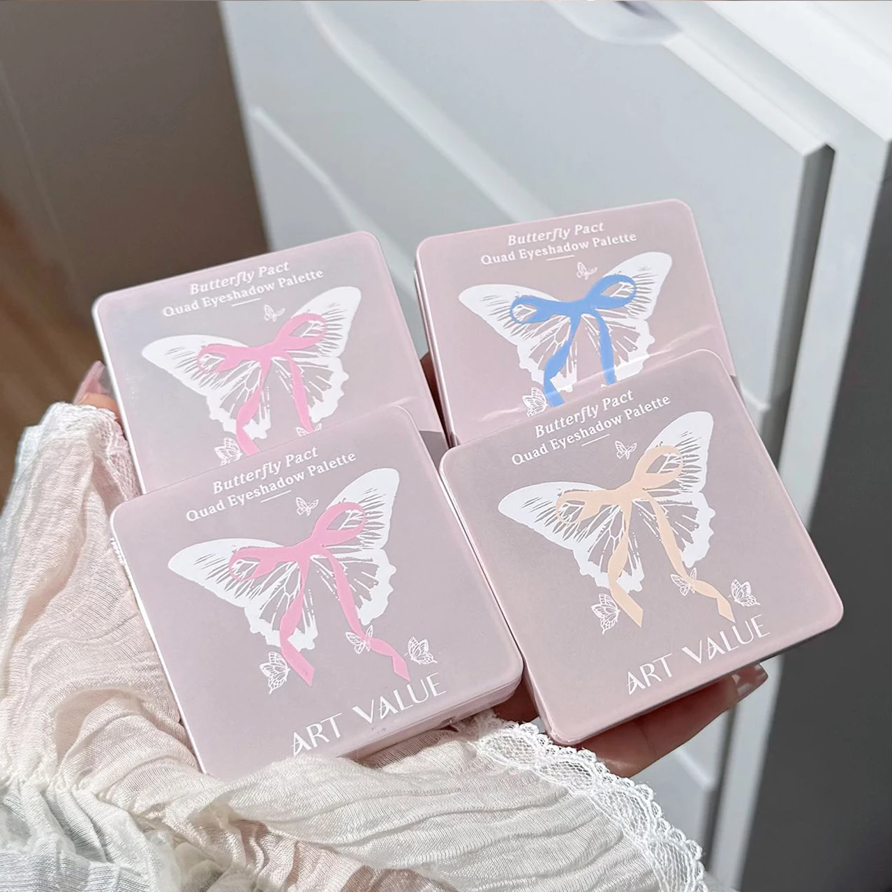 アート バリュー バタフライ 4 色アイシャドウ パレット 真珠光沢のあるマット ブライトニング ファイン フラッシュ コントゥアリング ブラッシュ パレット