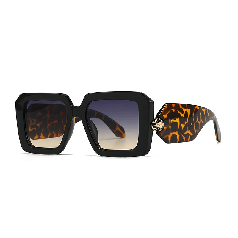 Nieuwe high-end klassieke luxe merk designer vierkante zonnebril damesmode vintage populaire reiszonnebril voor dames UV400