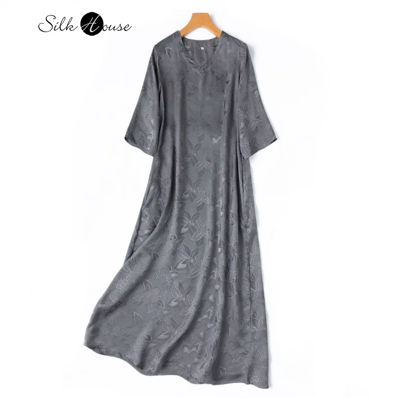 

2025 Women's Summer New 100% Natural Mulberry Silk Jacquard Satin V-neck Seven Point Sleeve Straight Tube Loose Grey Dress