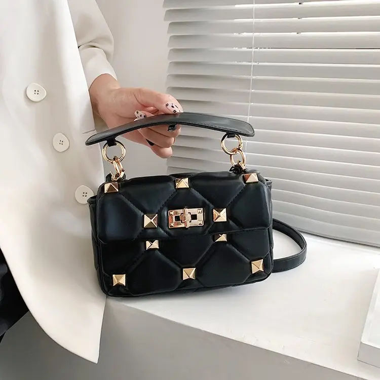 fashion Rivet Shoulder Bag Winter New Female Luxury Handbags Vintage Leather Bag for Women With Card Holder And Mirror