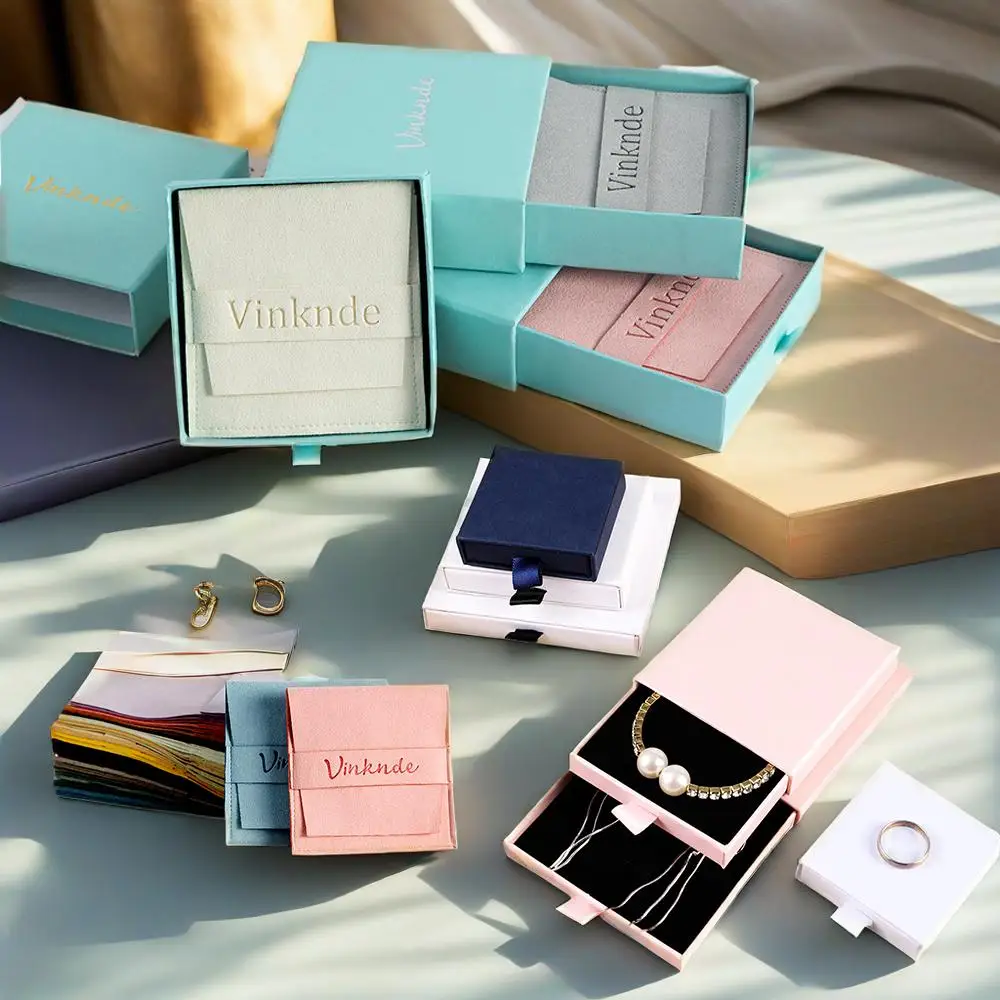 

Custom Logo Sliding Jewelry Box Envelope Flip Microfiber Velvet Gift Bag Bracelets Ring Necklace Earrings Jewellery Storage Case