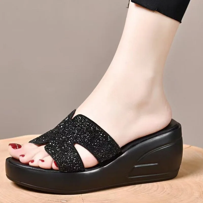 Zomer dames platform buitenste pantoffels sleehak strass hoge hakken pantoffels mode casual antislip strand damesschoenen