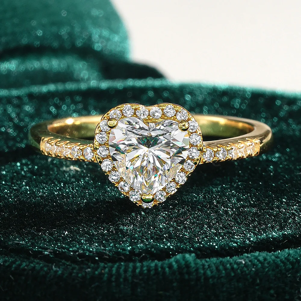 

Classic Love Ring Heart 18K Gold Inlaid Moissanite Ring Fashion Platinum PT950 Diamond Jewelry