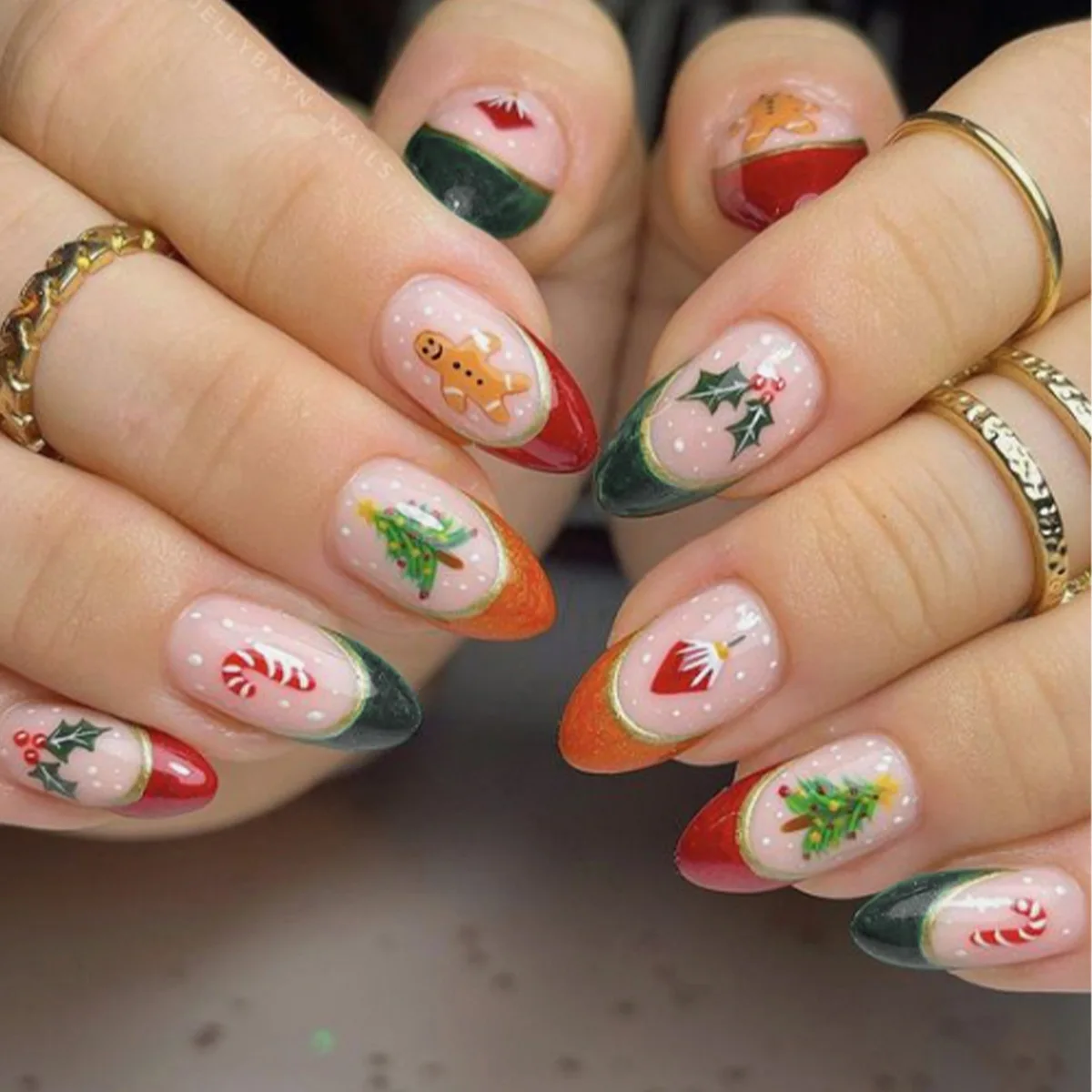 Christmas Nails Press on Nails Short Almond Shape Fake Nails with Glue Winter Christmas False Nails with Xmas Tree Snowman Nail