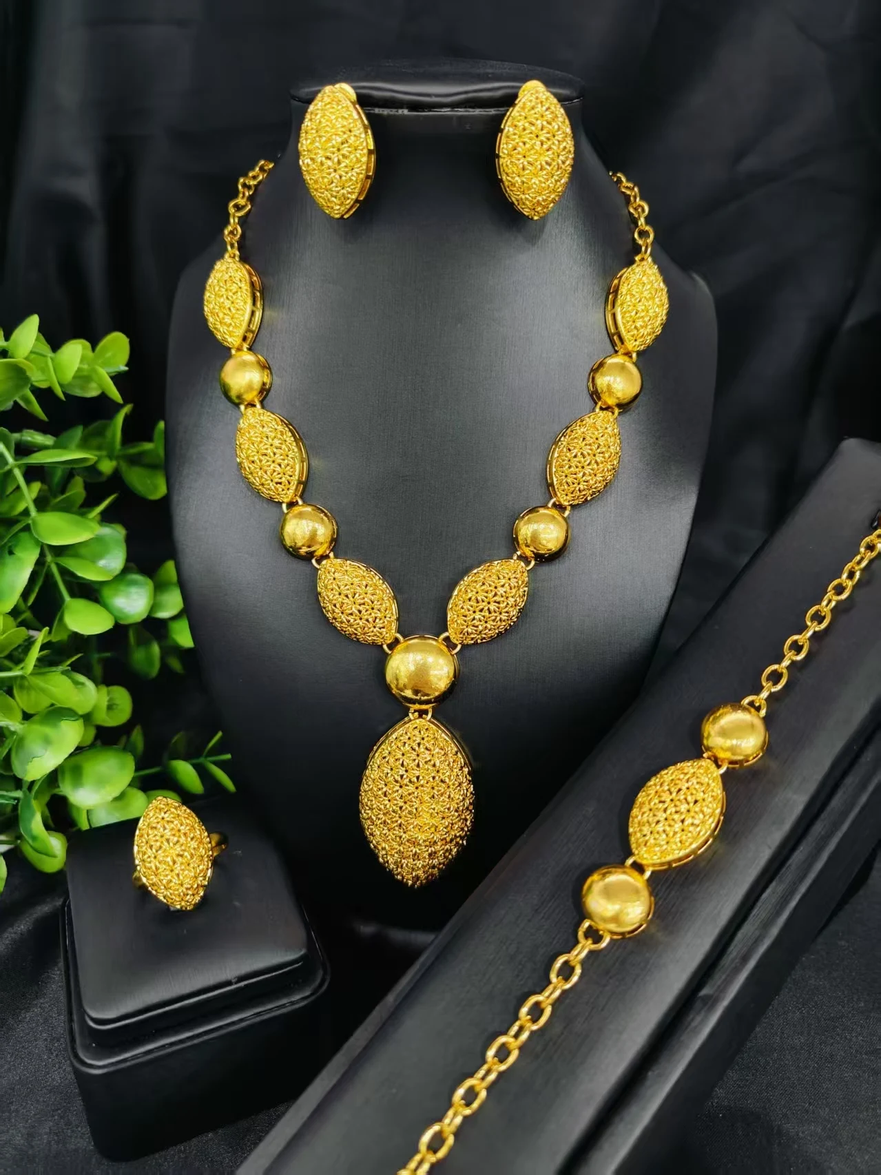 

Gold Color for Women Necklace Earrings Ring Bracelet Dubai Ethiopian African Wedding Party Jewelry Gifts