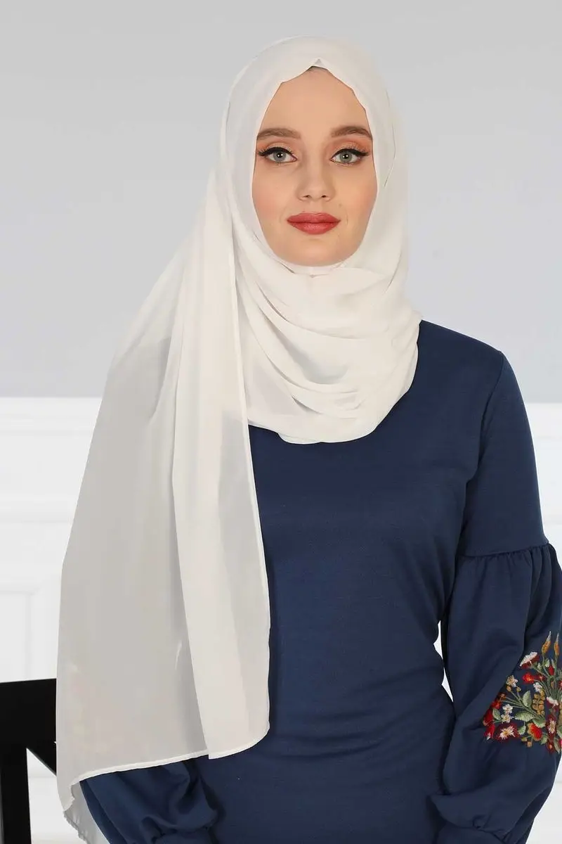 Shirred design practical chiffon shawl cream