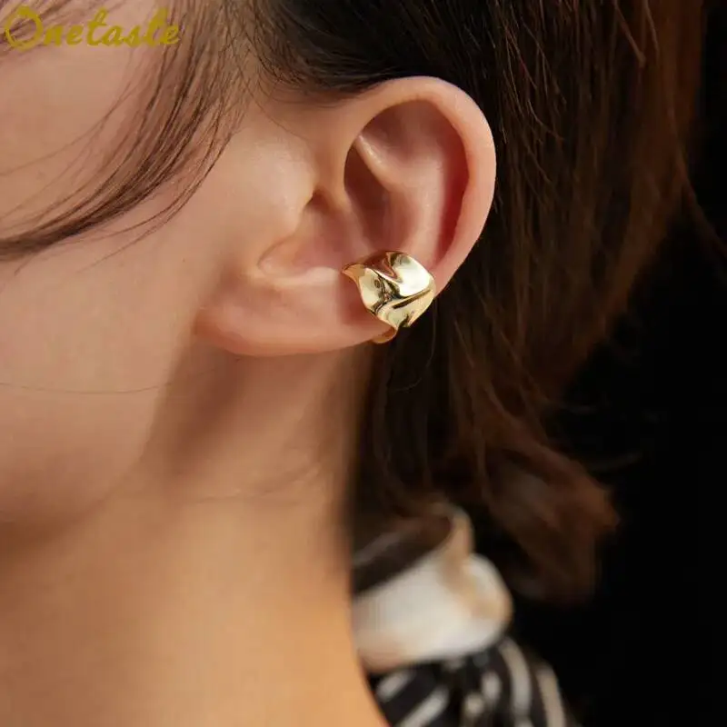 1 Piece 925 Sterling Silver Mirrored Finish Sparkling Clip Earrings Women Trendy Lightweight Cartilage Statement Earring Party