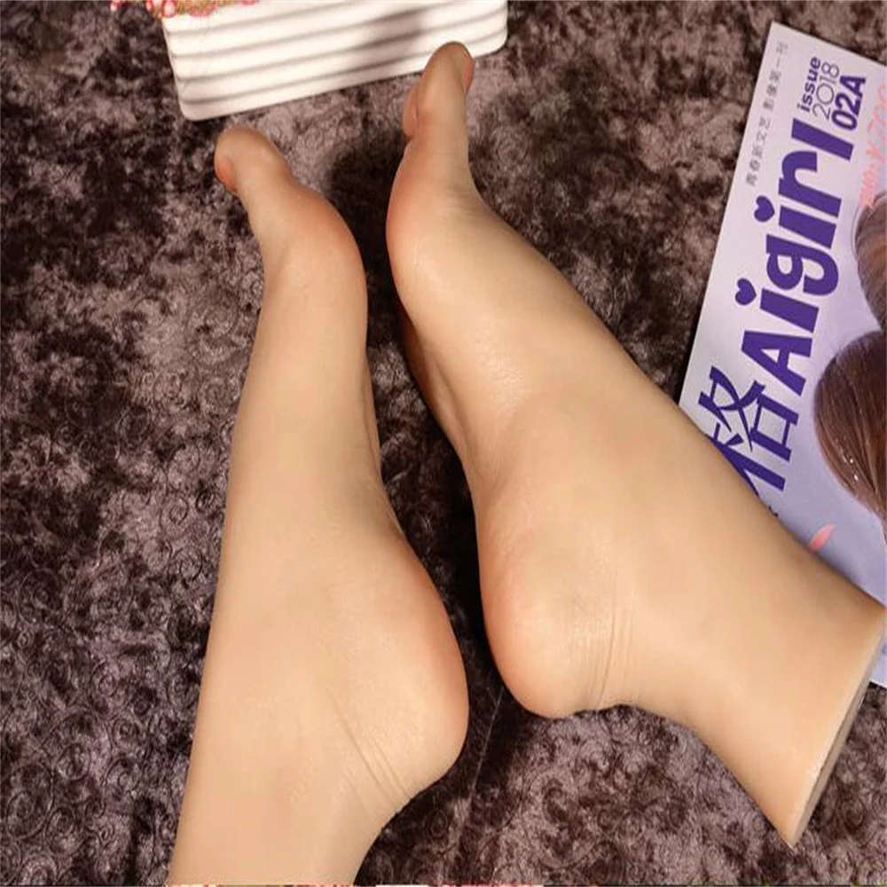Real 36Yard Simulation Foot Mannequin, Body Cloth Doll Model, Silicone Stockings, Photo Props, Teaching Medical Science, D066