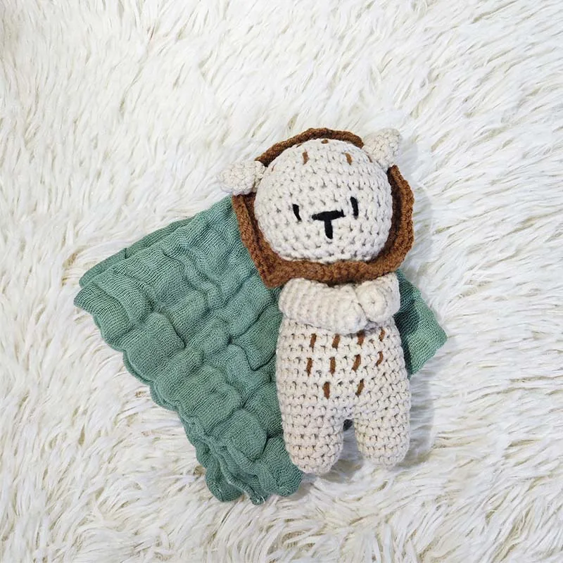 Handmade crochet lion plush toy infant comfort doll matched with soft security cloth