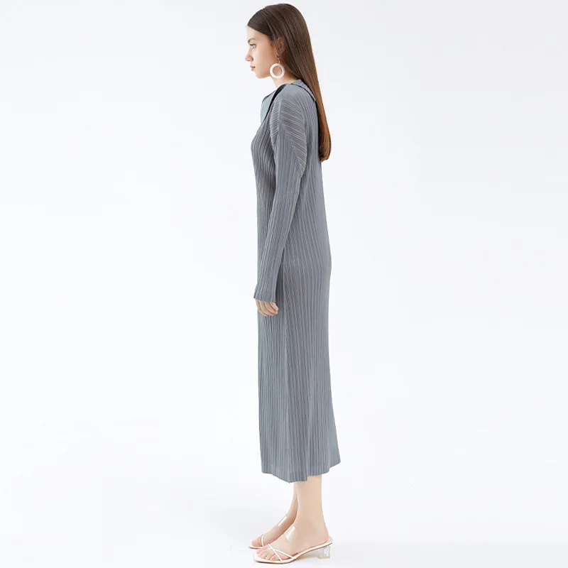 2022 autumn new Korean version women's solid color simple long-sleeved dress miyake pleated folding collar women's slim dress