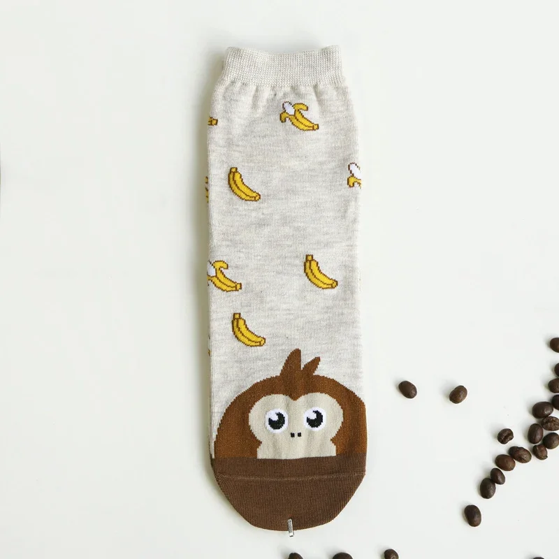 Newly Design Cute Cotton Jacquard Fruit Socks Women Lovely Animal Cat Footprint Dog Sock Winter Female Crew Women Socks