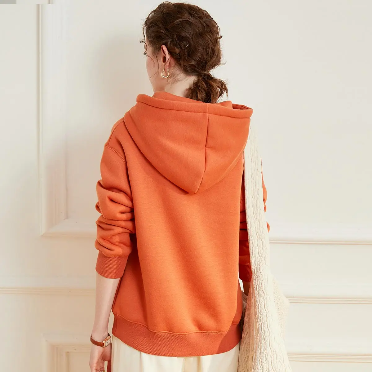 LOUIS YAO Fashionable Velvet Embroidered Women's Hoodie 2025 Autumn Collection Thick Sweatshirts Loose Long Sleeve Casual Top
