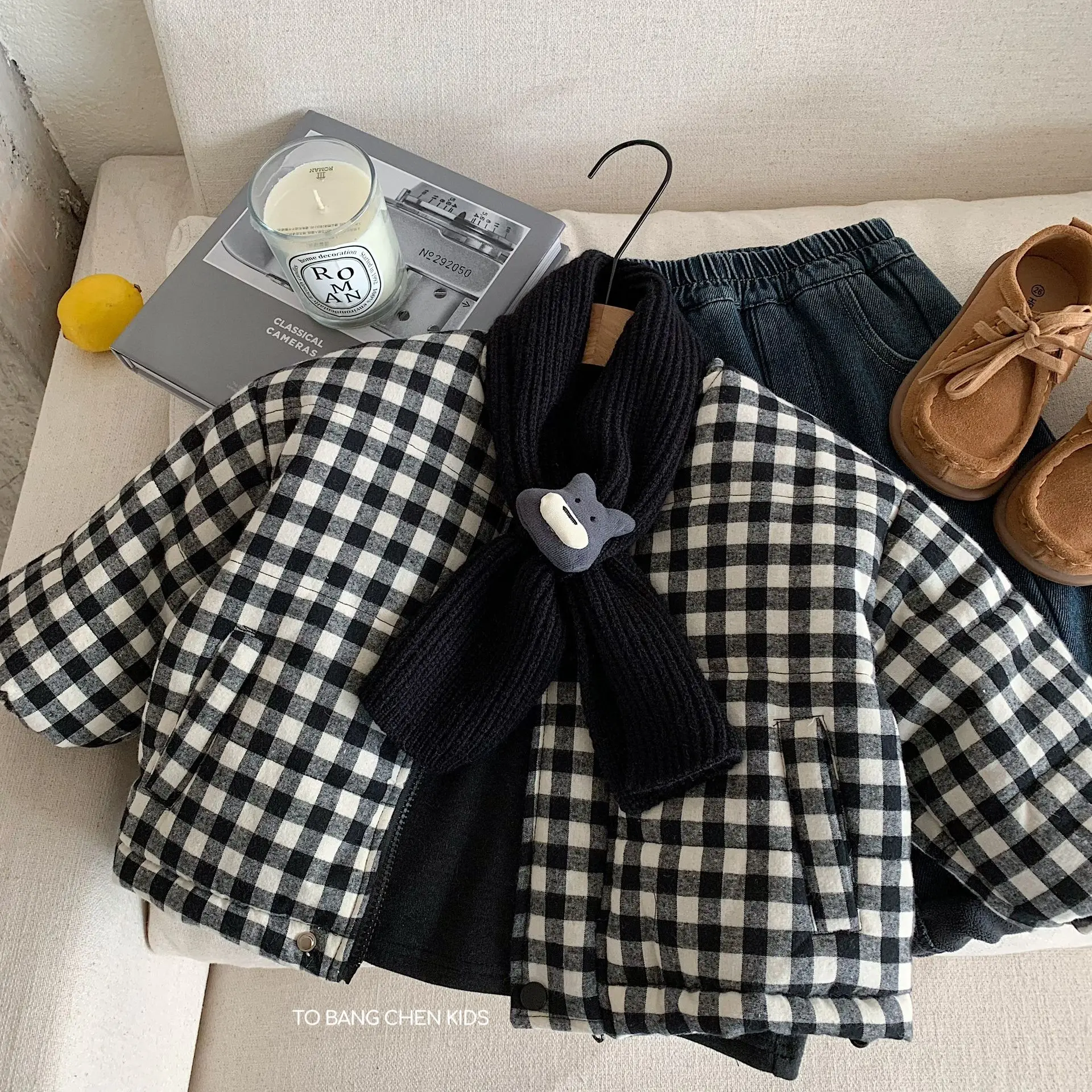 

Kids Clothes Winter Coats Winter New Style Crew-neck Black and White Check Long-sleeved Thick Winter Clothing Send A Free Scarf