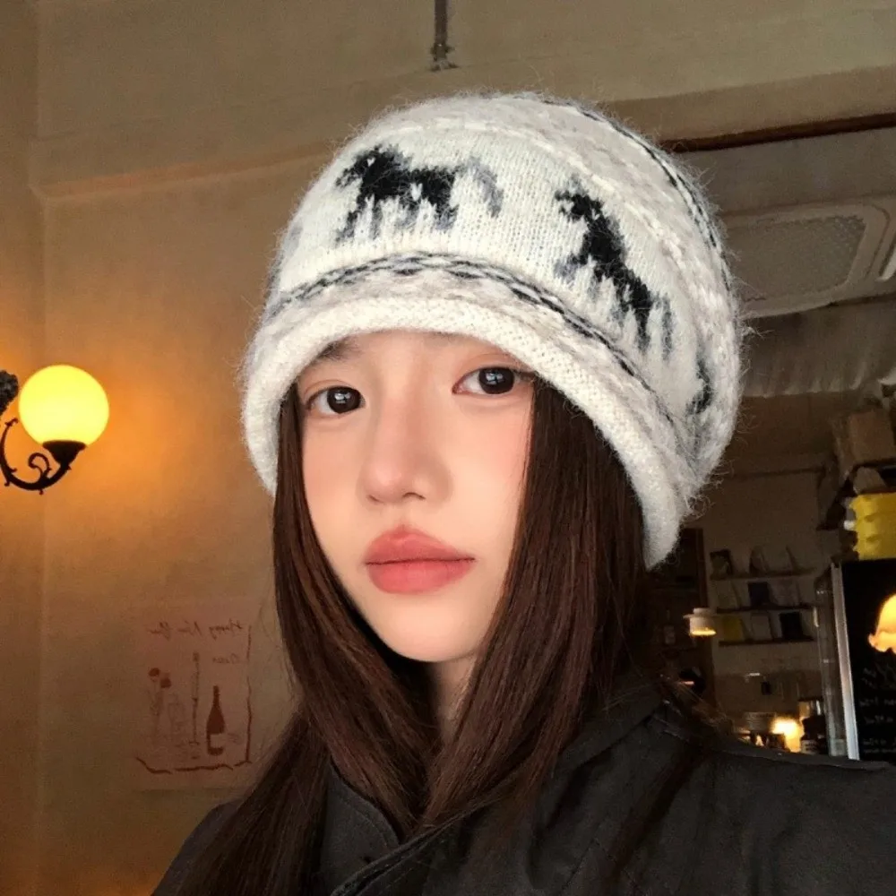 Polyester Horse Pattern Knitted Beanie Hat Soft Texture 56cm To 58cm Winter Warm Beanie Hat Stretchy Thick Fabric