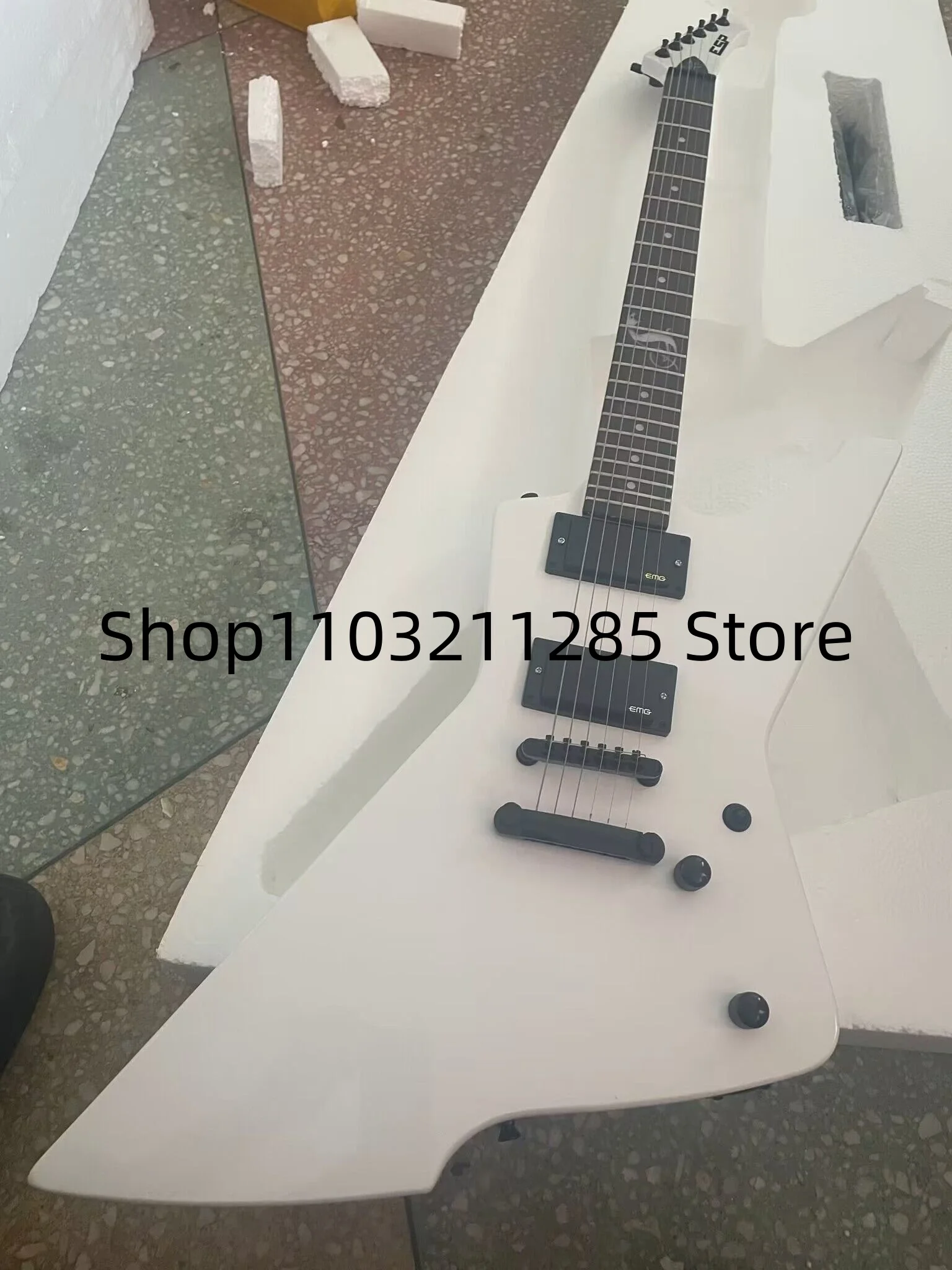 Same 004: My Real Experience With the Snakebyte James Hetfield Initiative Electric Guitar