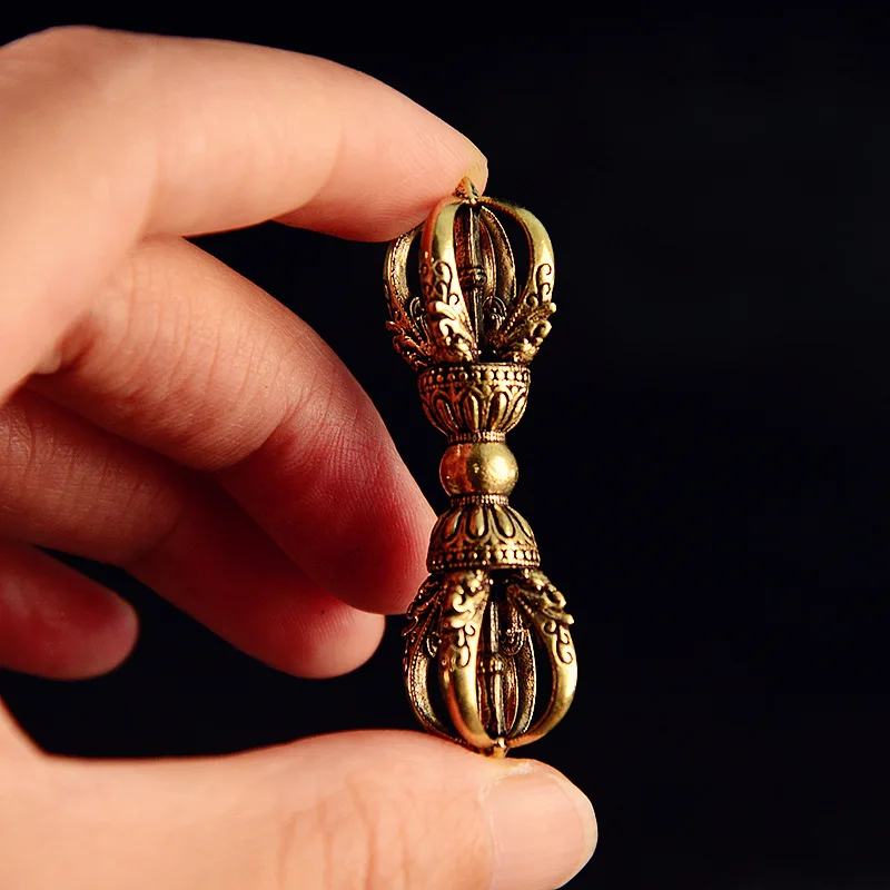 Piezas de mano de latón de tamaño pequeño King Kong Monster Subduing Club, religión tibetana, recipiente Dharma, artesanías Vajra