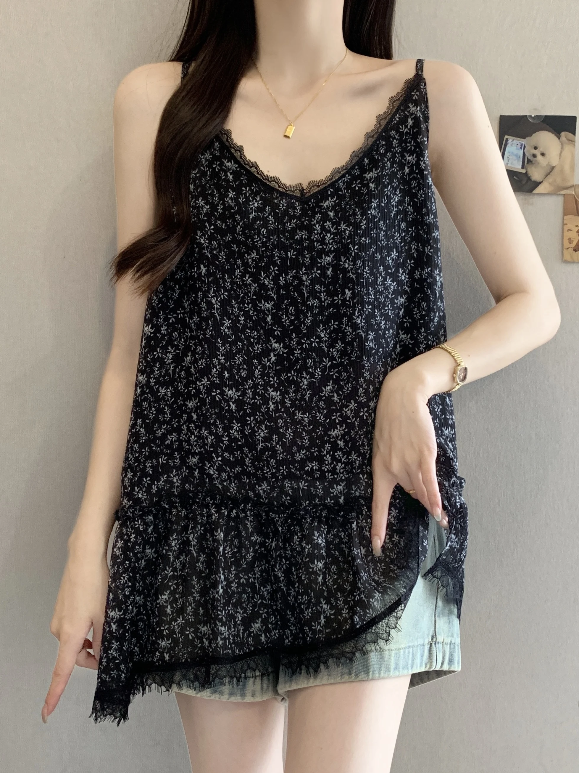 

Floral Lace Trim Eyelash Strap Vest Lightweight Summer Thinming Chiffon Strap Women's Fashionable Lace Trim Vest Floral Print