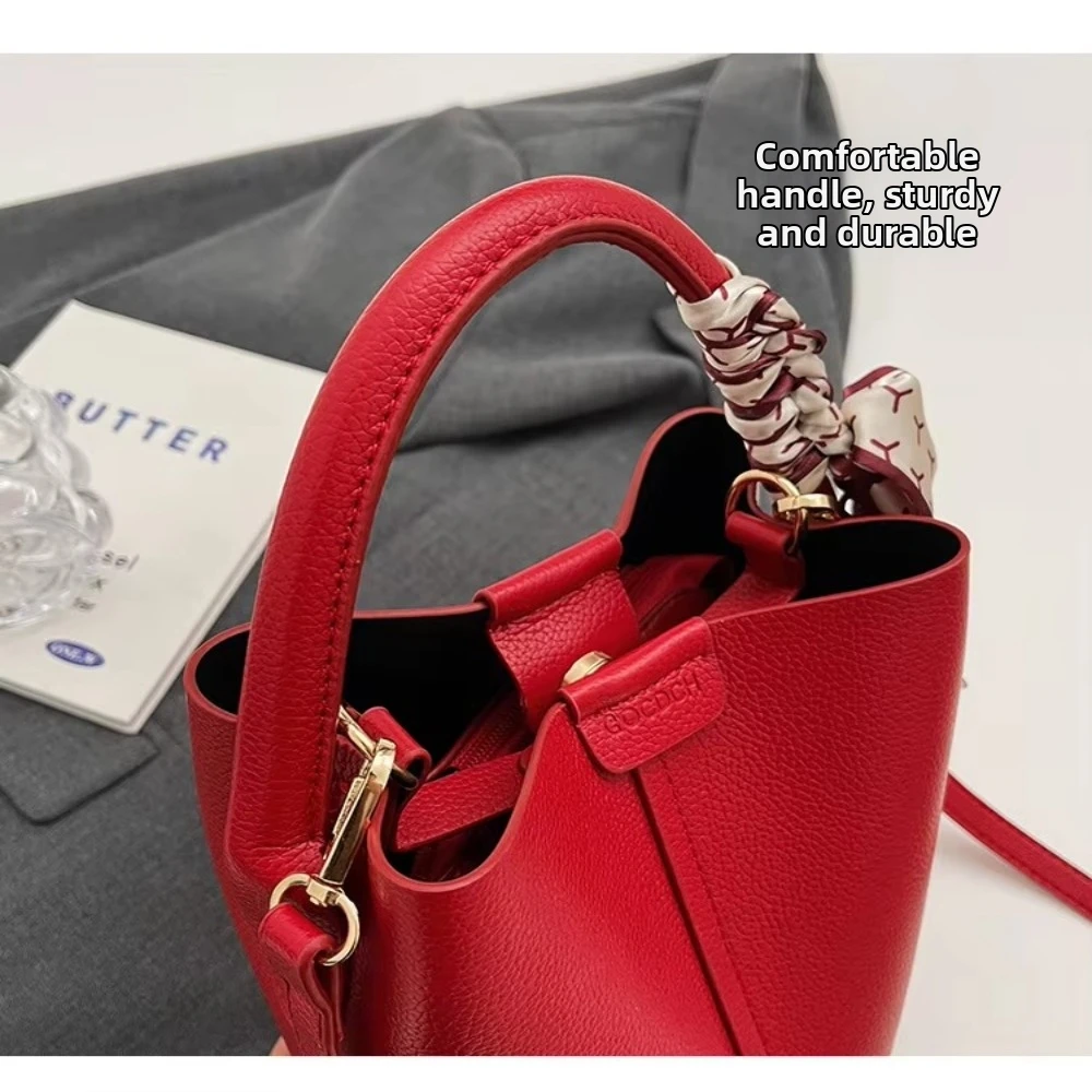Meistverkaufte Rote Damen-Umhängetasche Hochwertige Schlichte Bucket Bag Vielseitige PU-Material Handtasche Hochzeitsgeschenk – Detail 6