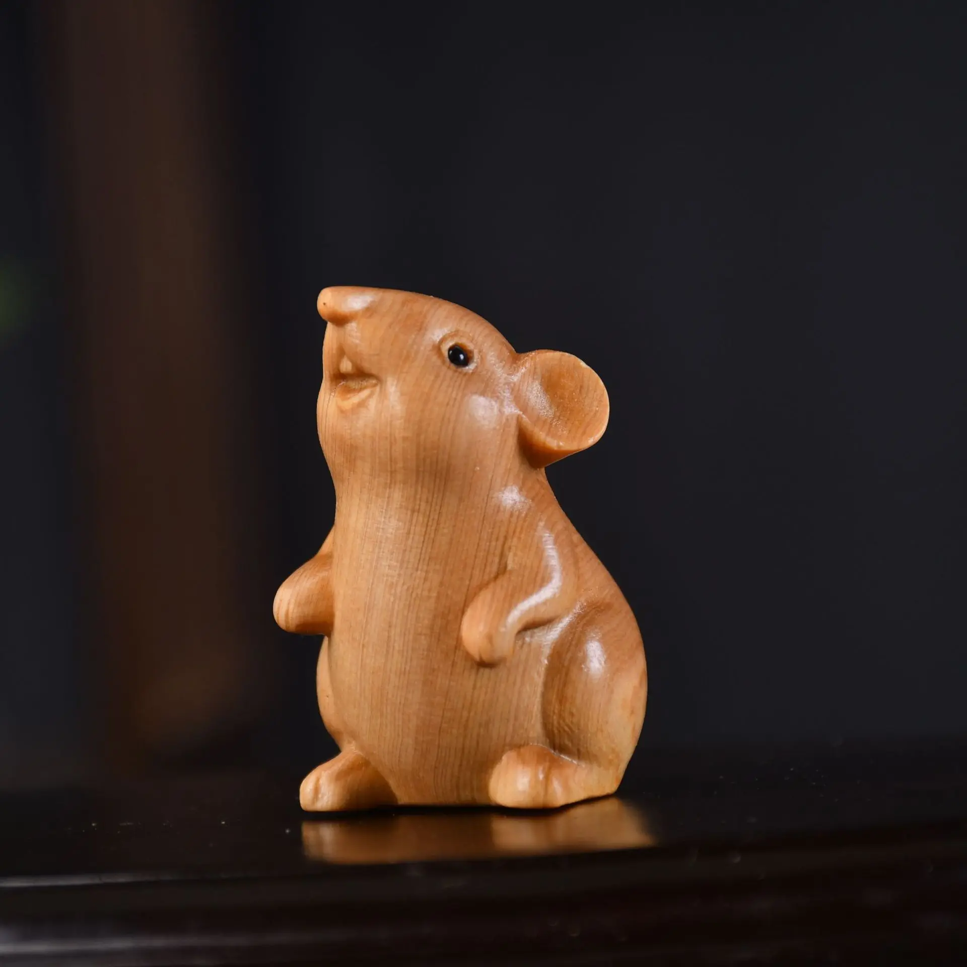 Cypress Wood Carved Pixiu Hand Piece Hot Selling Wood Craft Animal Figurine Wenwan Desktop Ornament Souvenir Gift