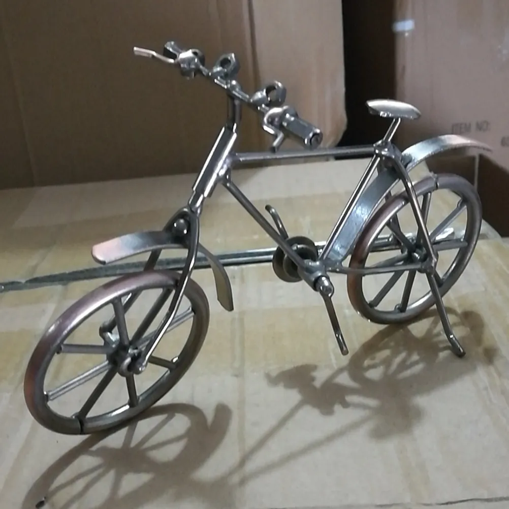 

2Pcs Handmade Iron Bike Metal Artwork Steel Assembled Creative Desktop Ornament Office Home Decor Iron Bike Model