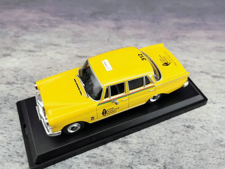 Special Offer 1/43 200D Taxi Model Classic Car Model  Alloy simulation finished product model