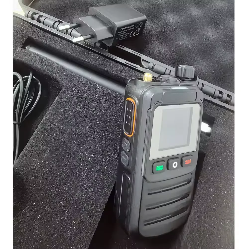 

Handheld Drone Alarmer 30MHz-6.4GH Ultra-wide Detection Range Up To 1km Distance High Sensitivity