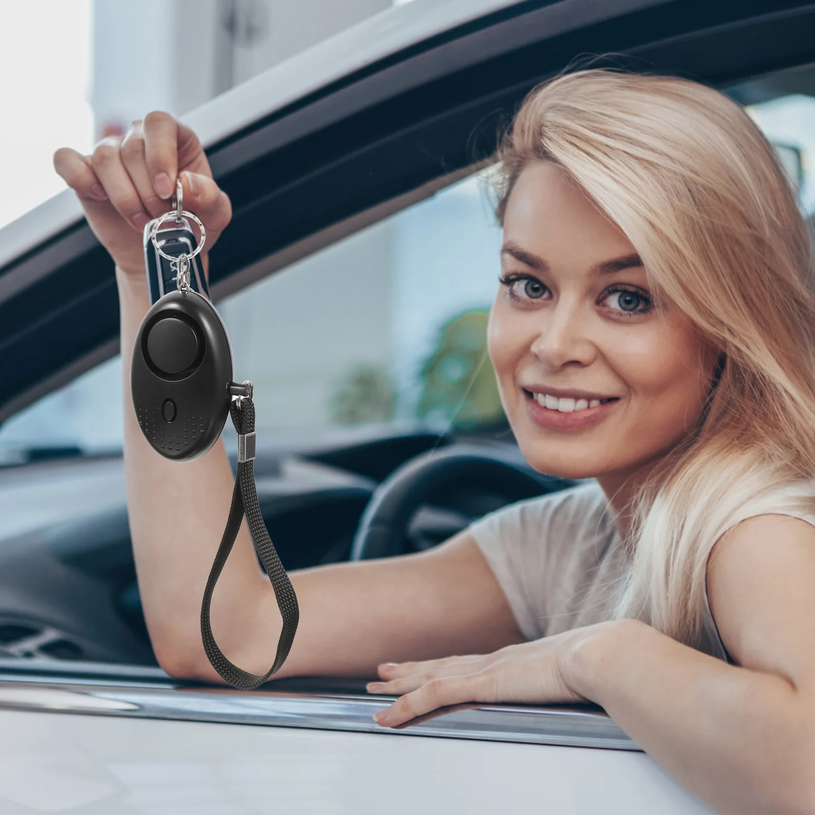 

2Pcs 130Db Personal Alarm Emergency Security Device with LED Light for Women Kids Elderly Outdoor Safety Keychain Defender