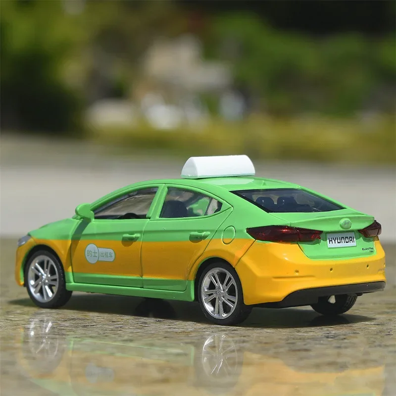 1/43 Hyundai ELANTRA Alloy Taxi Car Model Diecasts Metal Toy Vehicles Car Model Miniature Scale Simulation Collection Kids Gifts