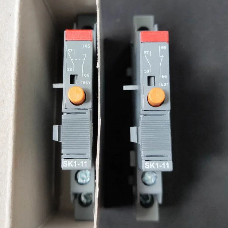 ABB SK1-11 Signaling contacts – mountable on the right   1N.O. + 1 N.C  for tripped alarm