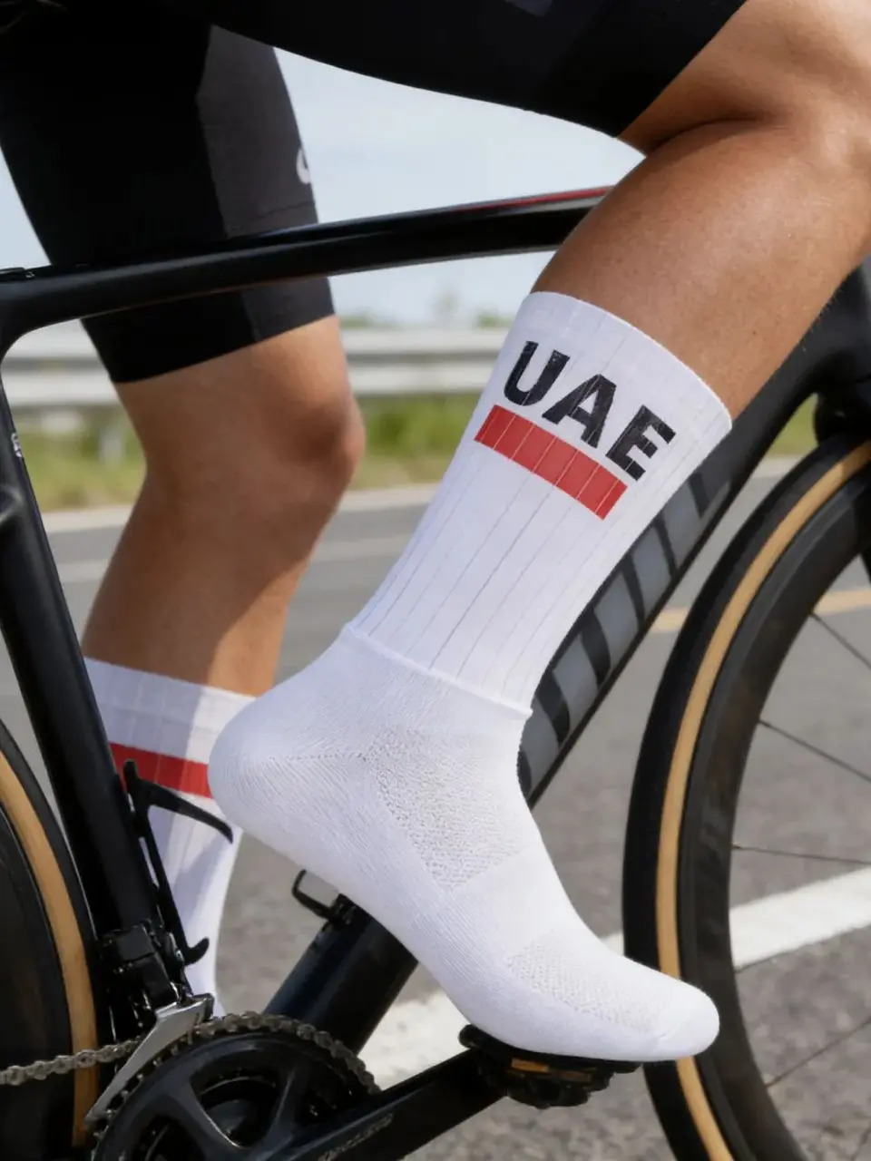 AliExpress NONE New Pro Aero UAE Aero Socks Anti Slip Silicone Cycling Socks Men women Bicycle Sport Running Bike Socks Ciclismo Calcetines
