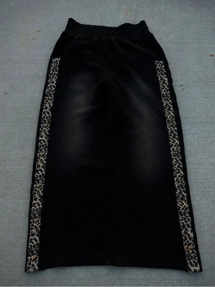 กางเกงฮาราจูกุลายเสือดาวสไตล์โกธิคสีเข้มแบบวินเทจเย็บต่อผ้าแนวฮิปฮอปอเมริกันทรงหลวมตรงสำหรับคู่รัก  ฤดูใบไม้ร่วงฤดูหนาว