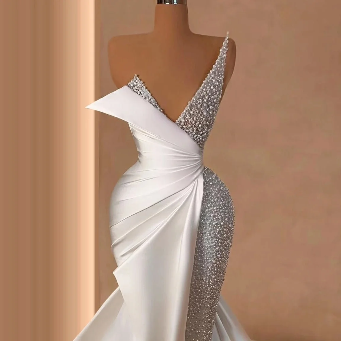 Elegent Strapless Pearls Wedding Dresses Luxury 2015 Mermaid Style for Bride Sweep Train Bridal Gown Vestido de novia Customized