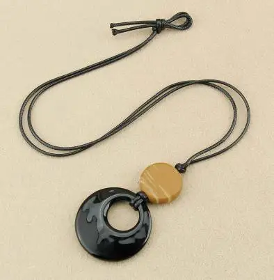 

Long Obsidian Pendant Necklace Women Vintage Style Black Cord Retro Circle Charm Jewelry Versatile Lightweight Accessory