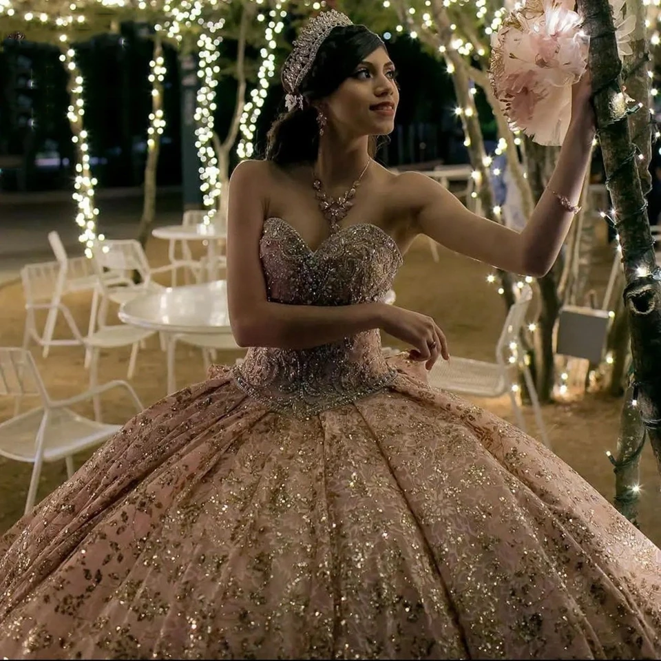 Vestido De quinceañera con apliques De cristal para niña, traje De baile con lazo, hombros descubiertos, cuentas brillantes, color oro rosa, 15 años, 2023