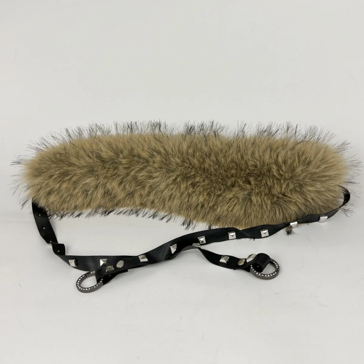 2025 نمط الشارع الأمريكي للدراجات النارية فروي المرقعة سلسلة تنوعا حزام فتاة ساخنة منخفضة الخصر التبعي