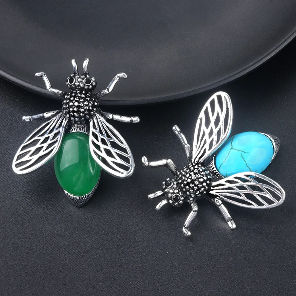 Exquisite Alloy Semi Precious Gemstone Brooch Natural Crystal Agate Cicada Shaped Pendant Embellishment Jewelry Accessories