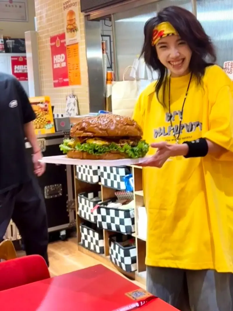 

American Retro Pure Cotton Yellow ort Sve T-irt Women's Summer Loose Oversize Design Sense Top Comfortable Casual Wear