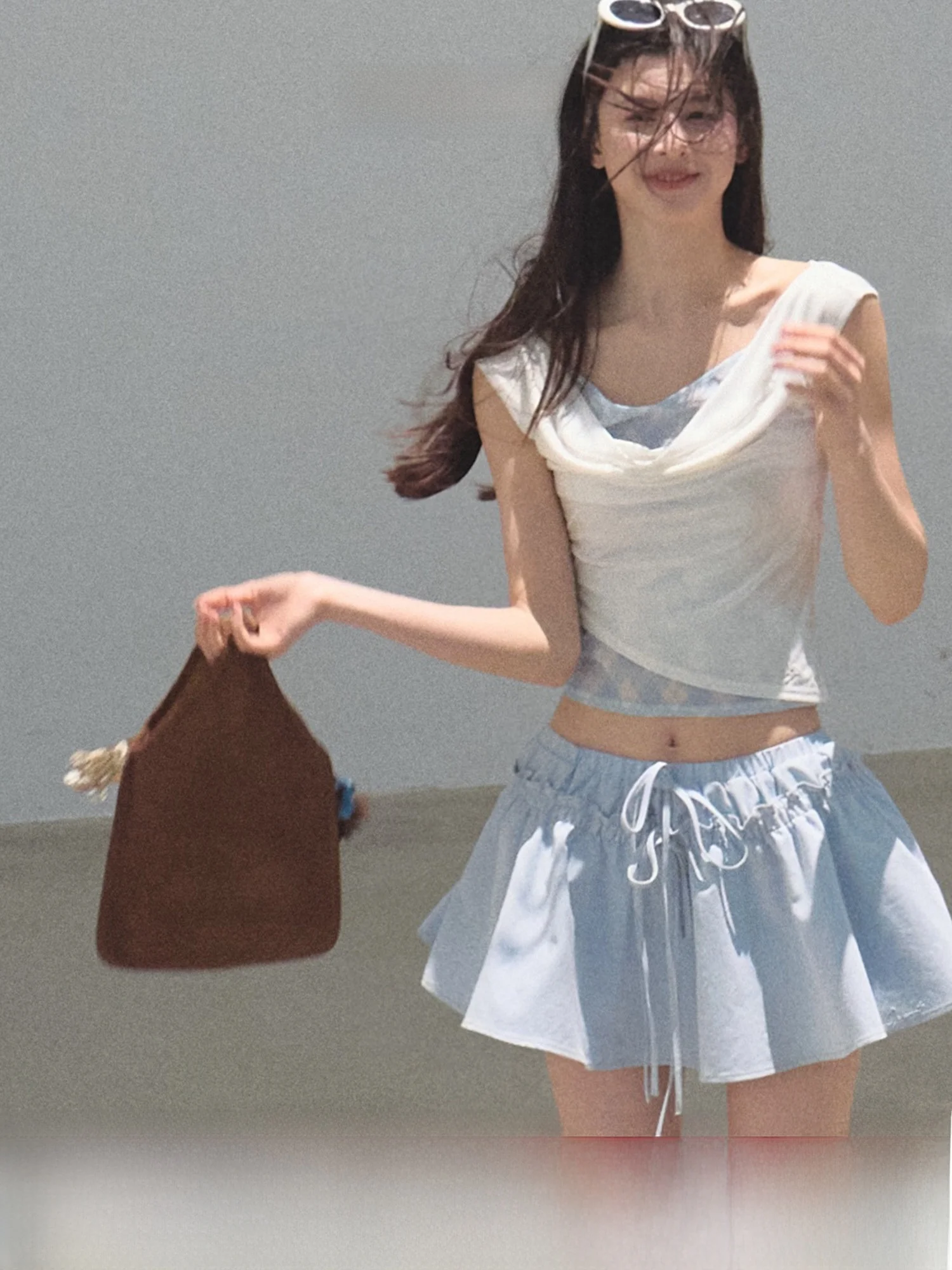 

Трикотажная футболка OAKMOO Slim Fit с вышивкой, клетчатым узором и V-образным вырезом, короткий топ для женщин, летний сезон, для повседневной носки